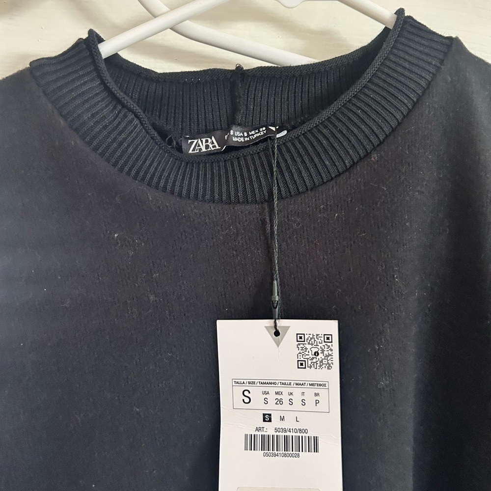 Zara Men’s Black Ribbed Crewneck Sweater